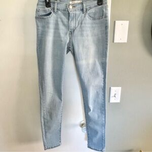 Levi's 710 Super Skinny Jeans size 29
NWOT